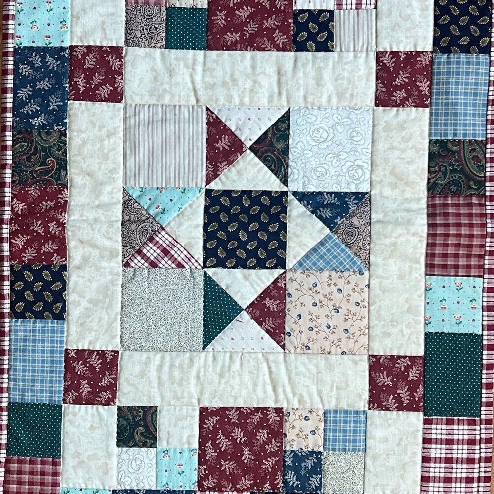 Handmade Hand Stitched Patchwork Quilt Table Topper / Wall Hanging Handcrafted - Picture 2 of 14